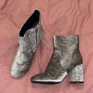 Size 7 velvet booties